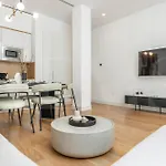 アパート Artistic And Spacious By Rems *