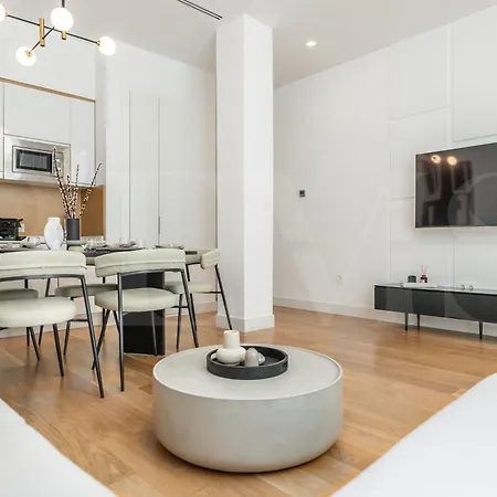 아파트 Artistic And Spacious By Rems *
