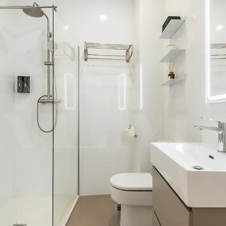 Artistic And Spacious By Rems Apartment Malaga