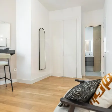 Апартаменты Artistic And Spacious By Rems *